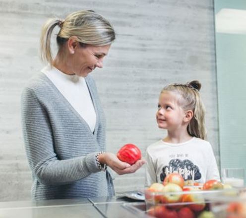 Tule mukaan kuulemaan konkreettisia keinoja, joiden avulla kasvattajat voivat vaikuttaa ruokalautaseen sekä edistää opetussuunnitelman kestävyys- ja ruokakasvatustavoitteita. 